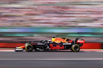 F1: Fordult a kocka, a Red Bull az élre került