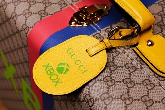 Mindenki megnyugodhat, végre van Gucci dobozos játékkonzol