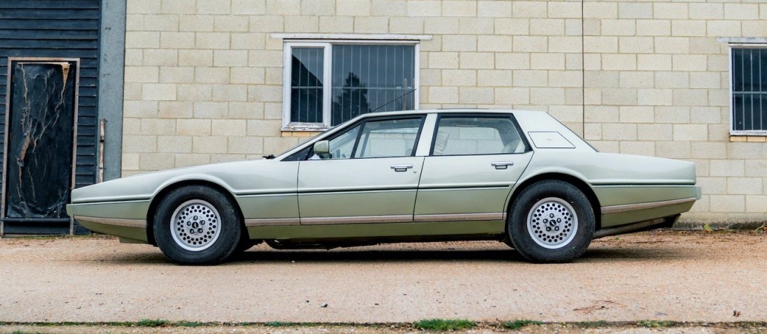 Sportlimuzinból nincs jellegzetesebb a Lagondánál