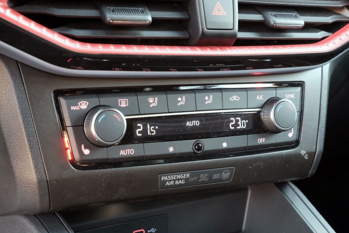 Szerethető kis spanyol, csinos testtel, értékes belsővel – SEAT Ibiza teszt 9