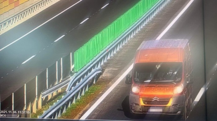 Újabb ámokfutót kapcsoltak le az M30-ason, aki a friss jogsiját bukta 1