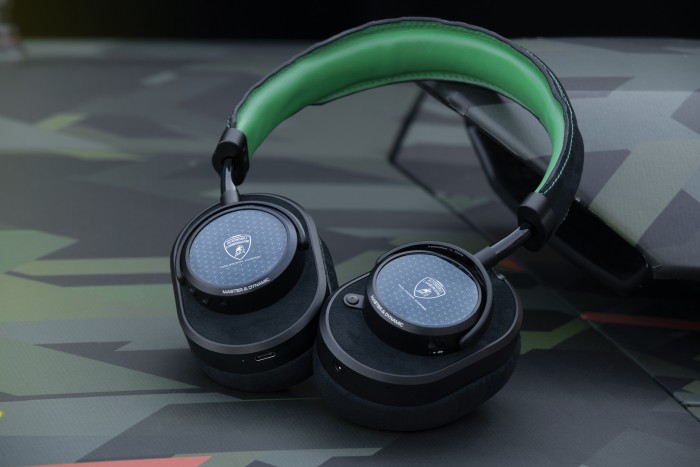 Megvadította elit fejhallgatóit a Lamborghini 7