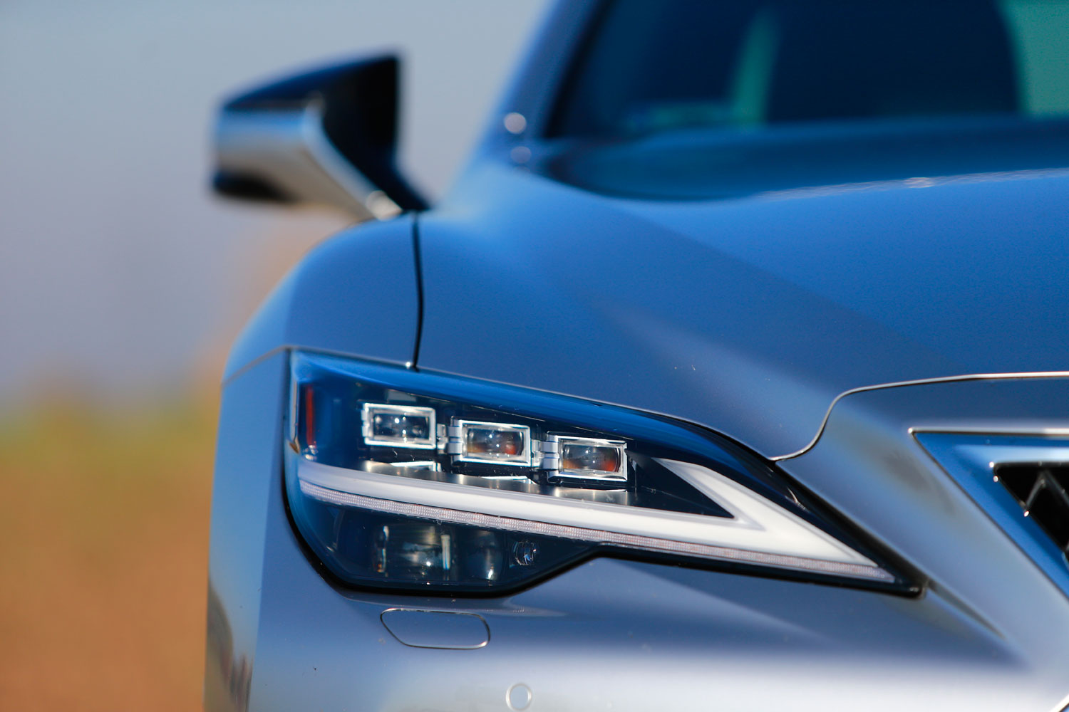 Vajon mennyi luxus fér bele 50 millióba? – Lexus LS 500h AWD 9