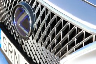 Vajon mennyi luxus fér bele 50 millióba? – Lexus LS 500h AWD 56