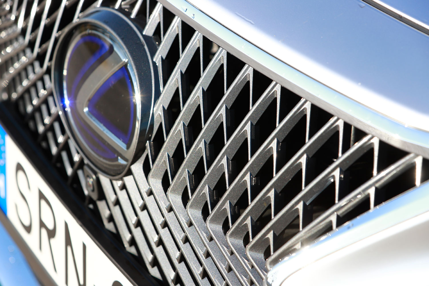 Vajon mennyi luxus fér bele 50 millióba? – Lexus LS 500h AWD 10
