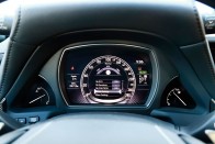 Vajon mennyi luxus fér bele 50 millióba? – Lexus LS 500h AWD 64