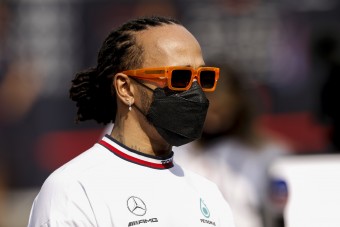 F1: Hamilton megtörte a csendet, nyilatkozott