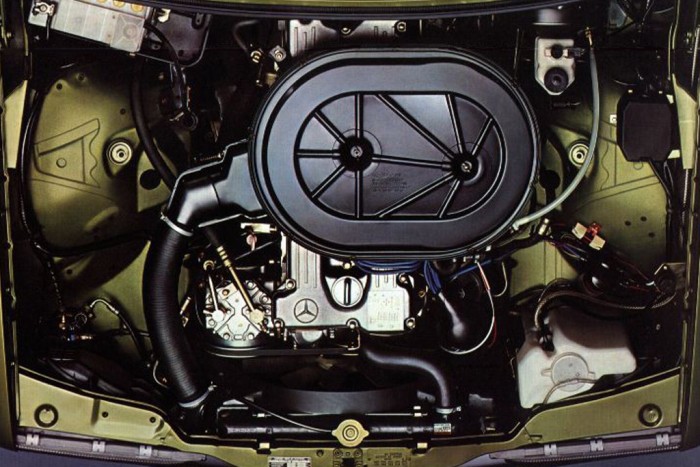 Levett a lábamról, és nem csak a formájával – Mercedes-Benz 230 C, 1978 104 Levett a lábamról, és nem csak a formájával – Mercedes-Benz 230 C, 1978 104