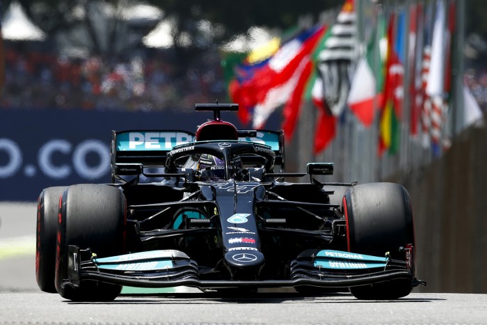 F1: Két kilazult csavaron múlt Hamilton kizárása