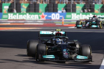 F1: A Mercedes csapatutasítással készül