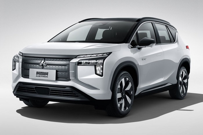 Családi villanyautó a Mitsubishitől