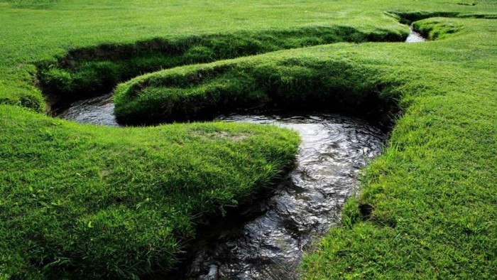 Simán át lehet ugrani a világ legkeskenyebb folyóját 2