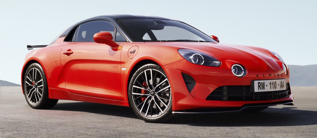 Három autót csinált egyből az Alpine