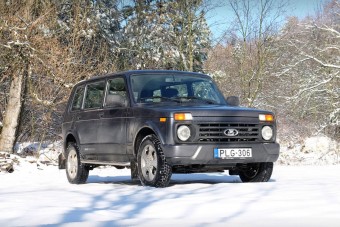 Búcsúzik a hosszú Niva