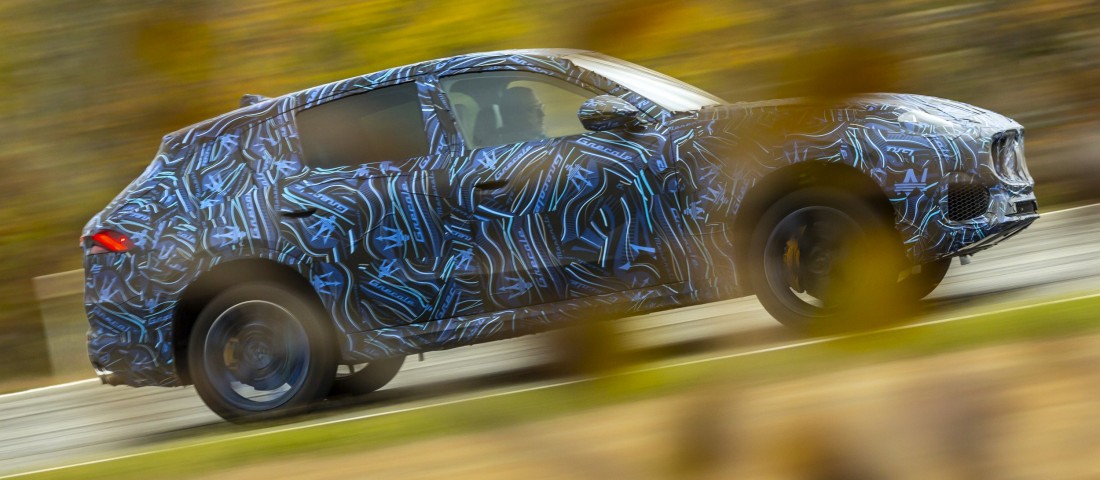 Hibrid luxusterepjáró Olaszországból