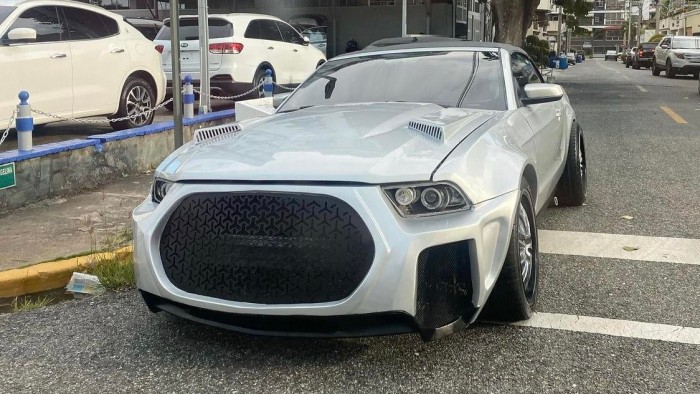 Ezzel a borzalmas átalakítással megszületett a legcsúnyább Mustang 2 | Vezess Ezzel a borzalmas átalakítással megszületett a legcsúnyább Mustang 2