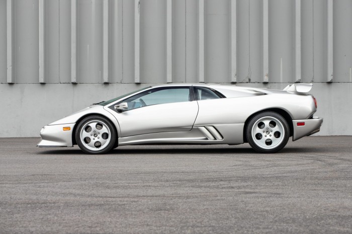 Eladó egy álomszerű Lamborghini a 90-es évekből 4