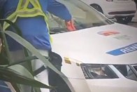 Mikuláscsomagokkal árasztottak el egy szegény matizost Budapesten 3 Mikuláscsomagokkal árasztottak el egy szegény matizost Budapesten 3