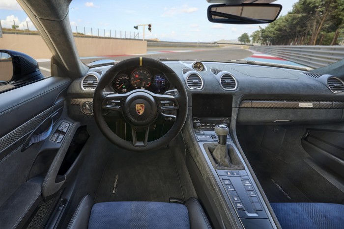 Elkészült a legbrutálisabb utcai Porsche Cayman 6