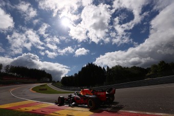 Búcsút inthetünk az F1 legendás kanyarjának