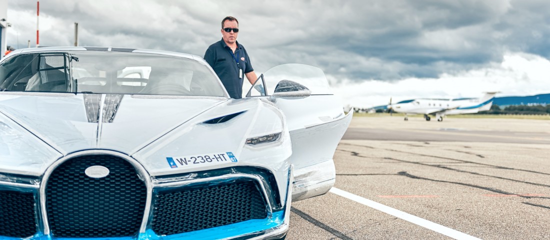 Irigylésre méltó autós munkája van ennek a férfinak