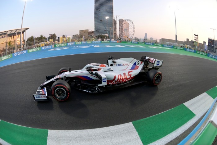 Káoszba torkollhat az F1 szaúdi bemutatkozása 4