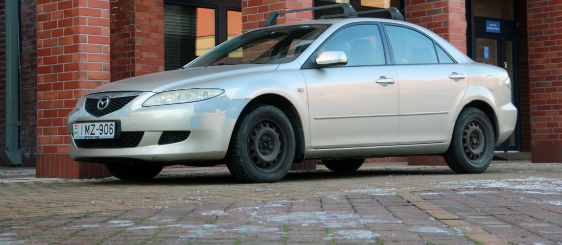 Olcsó, de nagy kockázat ez a japán családi autó