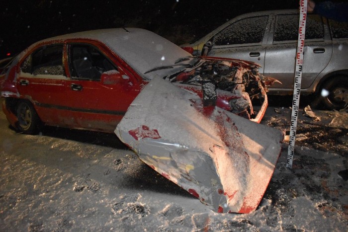 Nyolc parkoló autót tört össze, keresik