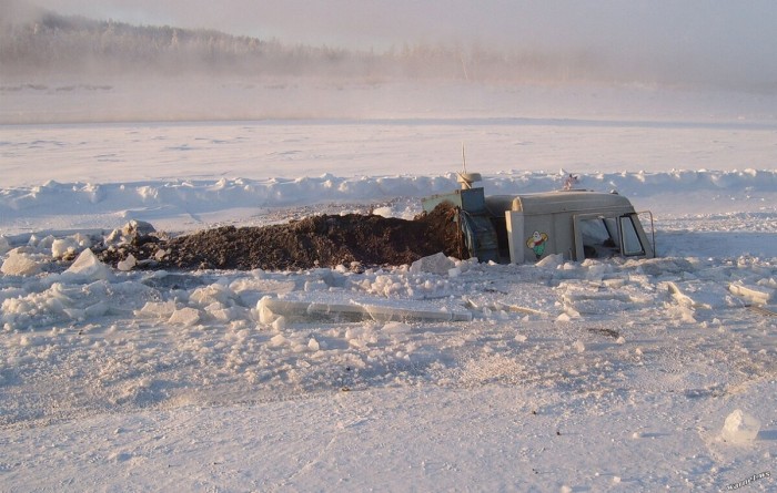 Élet-halál harc közlekedni a kőkemény orosz télben 18