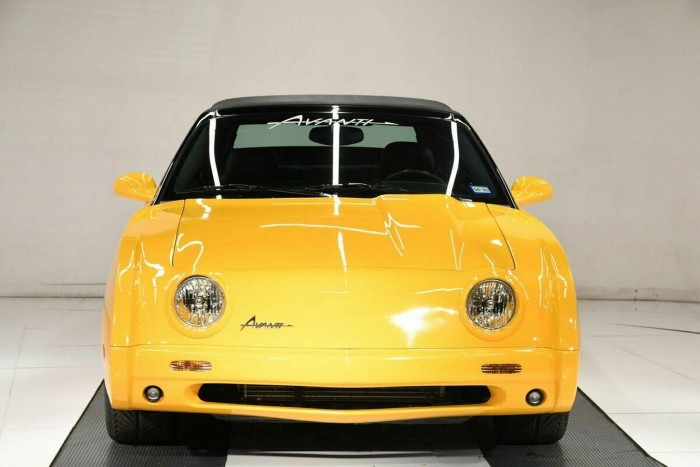 Ez a Ford prototípus mutatja, hogy nem mindenki találta el a retró stílust 1