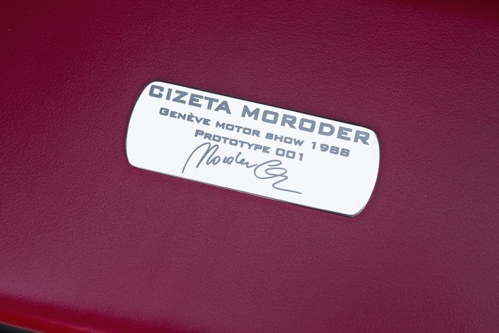 Megválik féltett kincsétől az elektronikus zene atyja 8