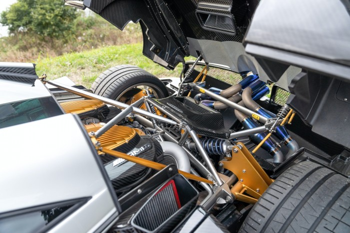 Tízéves autó, amire röpködnek a százmilliók 6