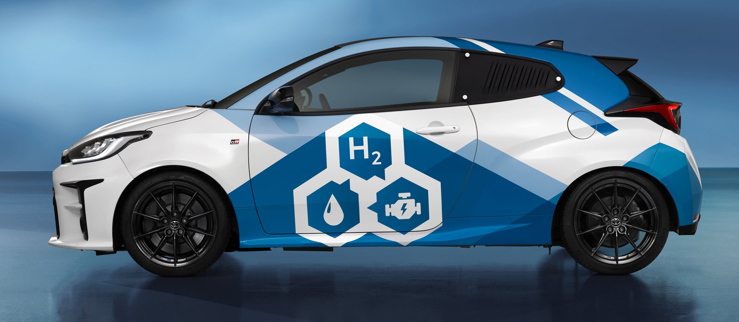 Benzin helyett hidrogén hajtja ezt a sportkocsit 8