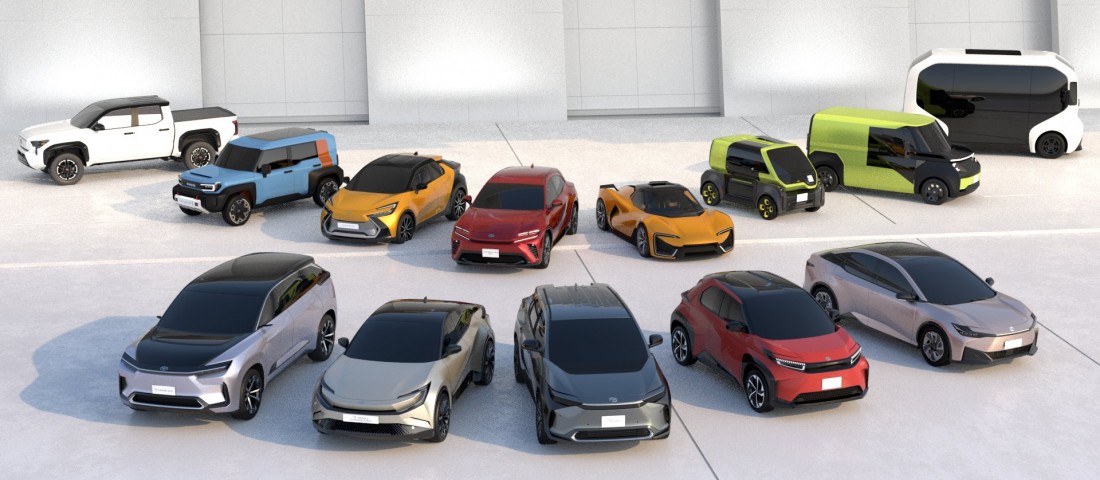 Tucatnyi új villanyautót mutatott be a Toyota