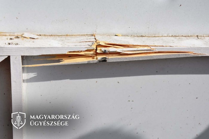 Előkerült az álrendőrautó, megvan a tolvaj is 1 | Vezess Előkerült az álrendőrautó, megvan a tolvaj is 1