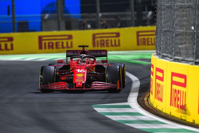 F1: Megint pengeélen táncolt Leclerc