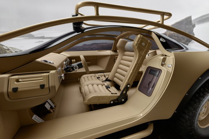 Bizarr luxusautóval gyászolja partnerét a Mercedes 7