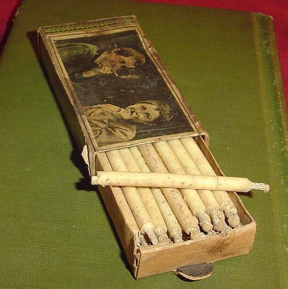 A régi bordélyházak érdekes kellékei voltak ezek a gyertyák 1 | Vezess A régi bordélyházak érdekes kellékei voltak ezek a gyertyák 1