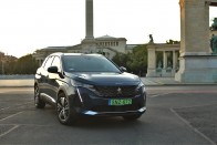 Töltve, nem keverve – Peugeot 3008 Hybrid 36