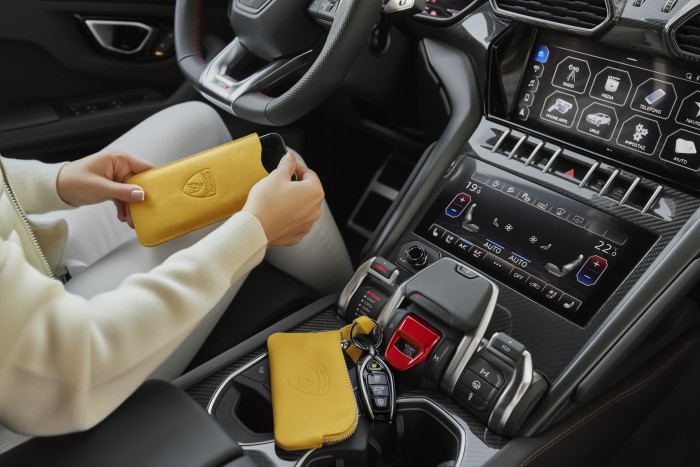 A használhatatlan bőrt is felhasználja a Lamborghini