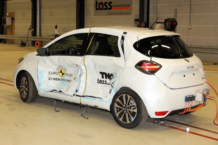 Megbukott a törésteszten egy városi kisautó 6