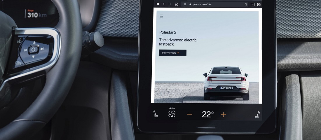 Internetes böngészőt kap a svéd villanyautó