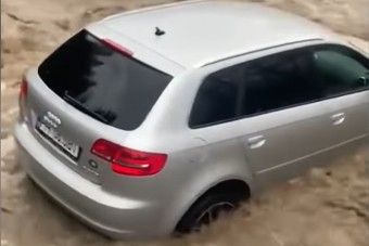 Kétéltűnek gondolta Audiját a sofőr, csúnyán beégett a lányok előtt