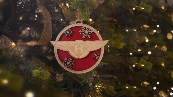 Már karácsonyfadísze is van a Bentley-nek 2