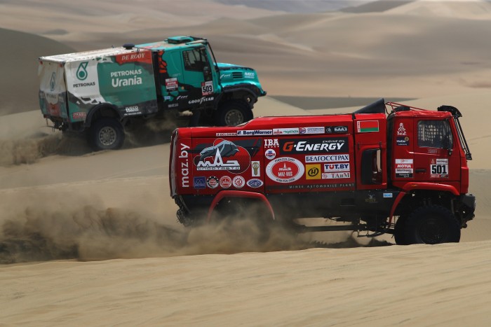 Kezdődik a Dakar-rali, újra indulnak magyarok is