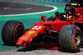F1: Összetörték az új Ferrarit, de örülnek neki