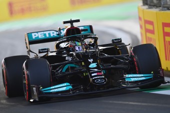 F1: Hamilton a leggyorsabb a vadi új pályán