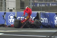 F1: Olcsón megúszta a nagy bukást Leclerc 1