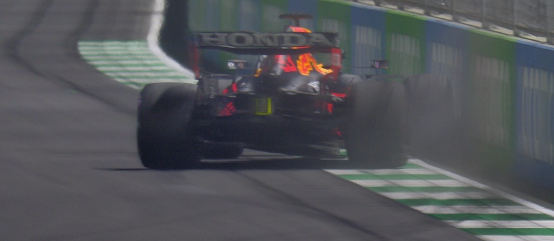 F1: Dráma az időmérőn, Verstappen a falban