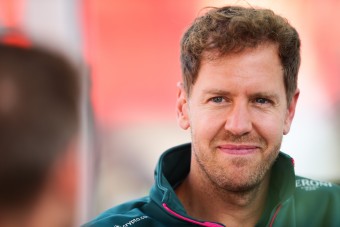 F1: Vettel meglepőt mondott a versenyigazgatóról 